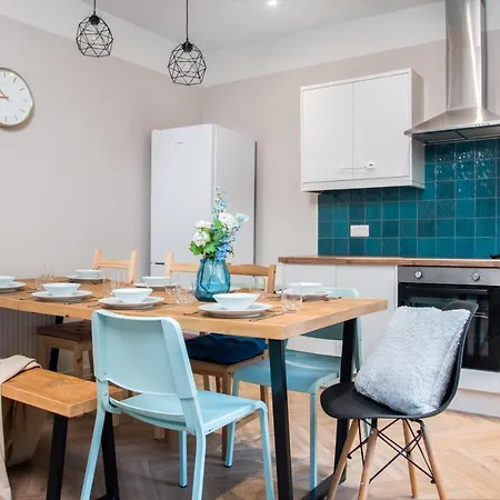Casa de Férias Comfortable Stylish 4 Bedroom Home. Leeds (West Yorkshire)