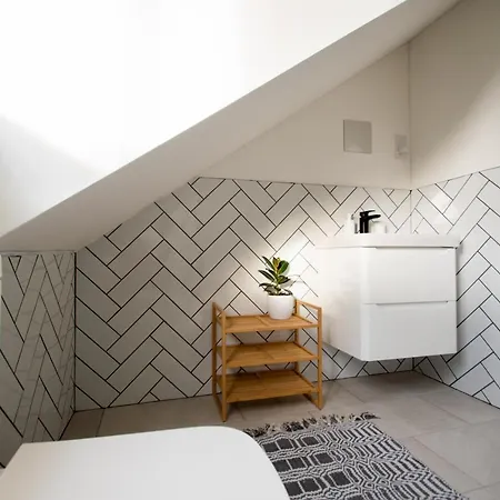 Dom wakacyjny Comfortable Stylish 4 Bedroom Home.